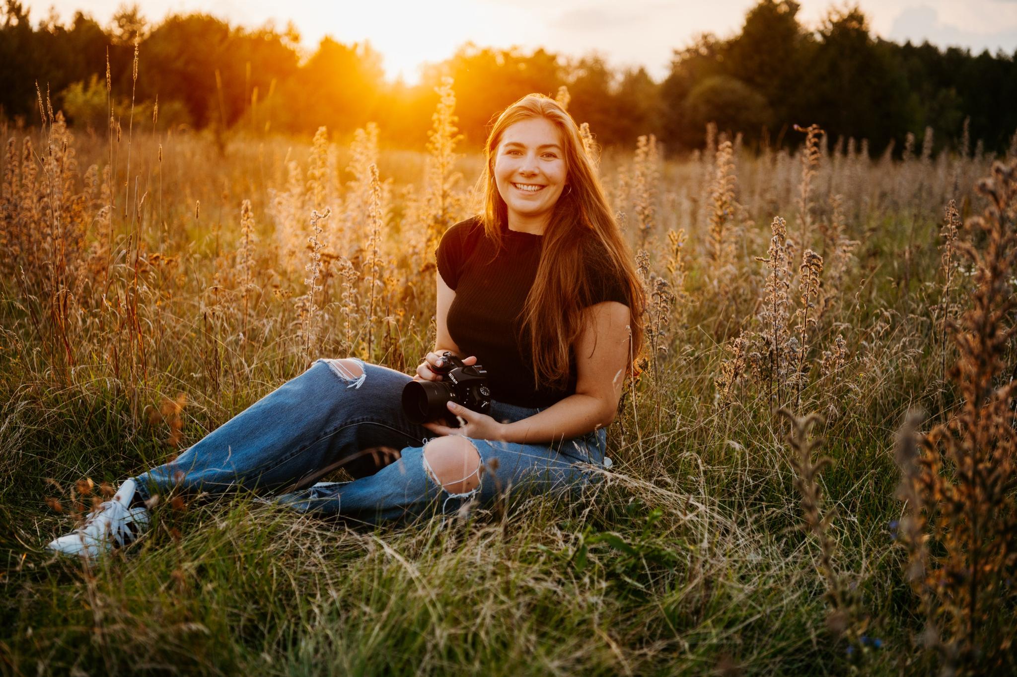 Meet Nathalie, The Founder of KW Grad Photos!